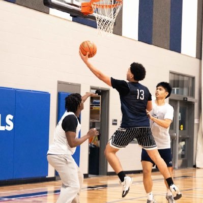omar_essam16's profile picture. Pembina Trails Collegiate ’27🇨🇦 / ’28🇺🇸 | 6’2 Guard | Magic Select |omaressam957@gmail.com