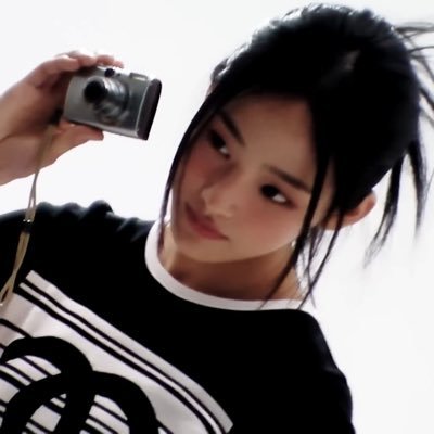 hypeg4bs's profile picture. But now I'm seeing all the beauty in the broken glass 💍 ⚣