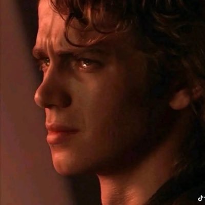 madeevlr's profile picture. 19