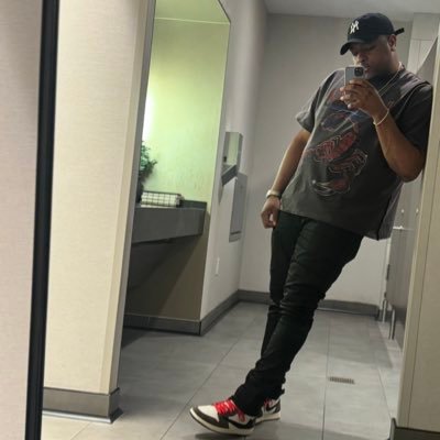 treperson_'s profile picture. 252/919