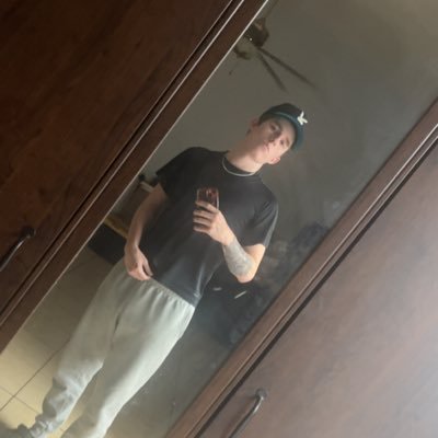 Frjngee's profile picture. Just a kid from a small town trying to make it https://t.co/pDB4XMj6yZ 🤞💙