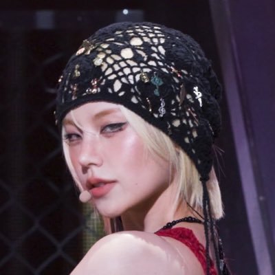 EyezzonYeji's profile picture. 🎶𝓣𝓱𝓮𝔂 𝓴𝓮𝓮𝓹 𝓽𝓪𝓵𝓴𝓲𝓷𝓰, 𝓘 𝓴𝓮𝓮𝓹 𝔀𝓪𝓵𝓴𝓲𝓷𝓰🎶