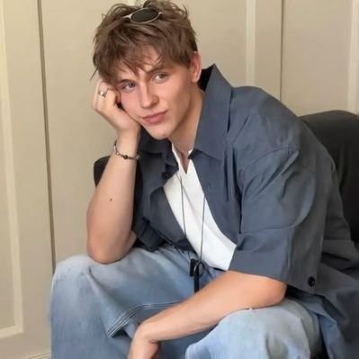 Alaxe658592's profile picture. 