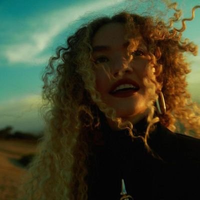 cllarajs's profile picture. 