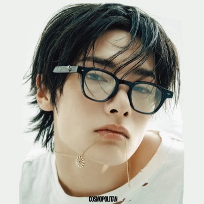 SEUNGlNNIE's profile picture. "You did well, you did well" "Even if you only breathed, you did well" priv = 💤