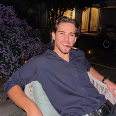 UbermenschMind's profile picture. Old world aesthetics 𖤓 Holistic health advice 𖤓 Founder of the Übermensch Protocol