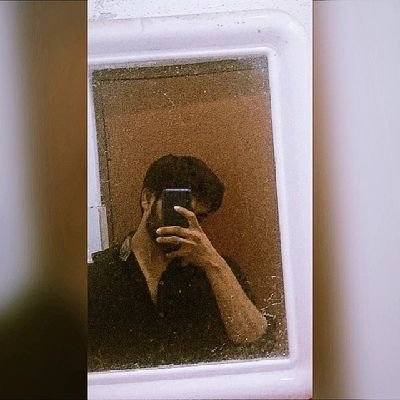 notyourfanboyy's profile picture. a 6'0 stalker |  ACCA !                                                        
understanding me is much tougher than algebra,don't do it 👽