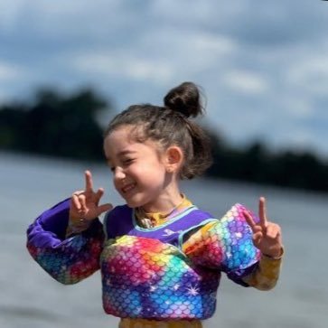 mariagallegosc's profile picture. tapatía muy sonorense. escucho las mismas cinco canciones siempre y twitteo mucho de mis sobrinos porque estoy obsesionada con lo perfectos que son. l⃝⃤