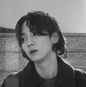 pallettekey's profile picture. luv my capt. freaks 🩷 • she/her (24)