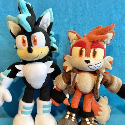 Cr00kedCreation's profile picture. ♡ Elyse ♡ 26 ♡ he/she ♡ 🩷💛🤍💜💙
♡ Sonic artist ♡ 🔁 heavy! ♡ I like drawing teeth
♡ owner of Alto the Hedgehog & Cooper the Fox ♡ 
❤️ @MAxel_Zi ❤️ Comms: ❌️