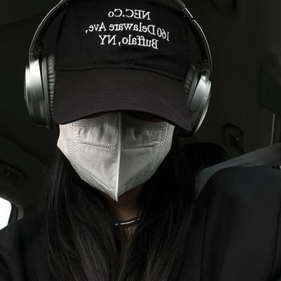 limerencelogy_'s profile picture. Dangerous but Fun