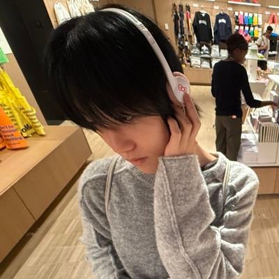 seobifried's profile picture. jsup ☆ she.her