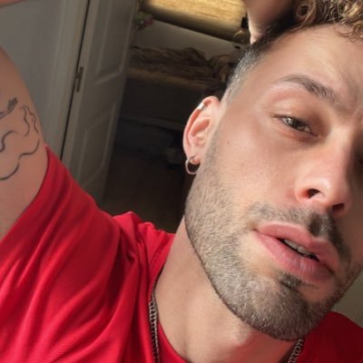 caspeeer___'s profile picture. my mind turns your life into folklore 🍃🎶✨🌷🍉       ‘Lluvia de verano’ y + en Wattpad // tengo un podcast @nosomosnadiepc