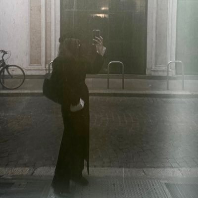 dubamikafin_'s profile picture. شِعرُ نقيّ يمشي ويتنفس