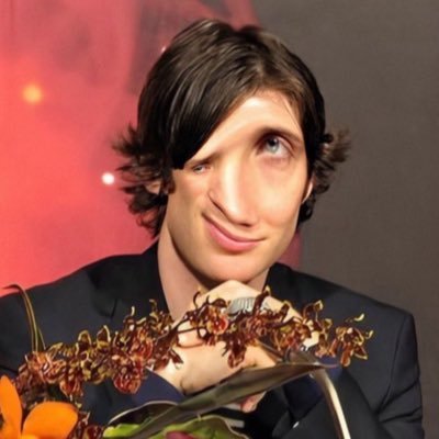 weirdgenerosity's profile picture. 