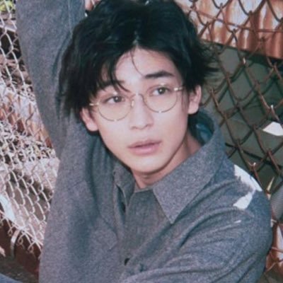 kyupdef's profile picture. hiatus muncak vd bloxburg sampe dapet element rod (gak tau kalo ada update baru lagi)