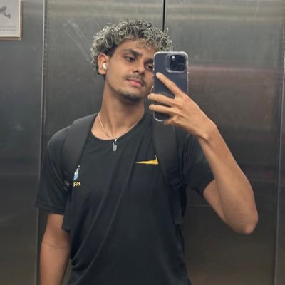lucasassixs's profile picture. geminiano de 2 décadas em decadência