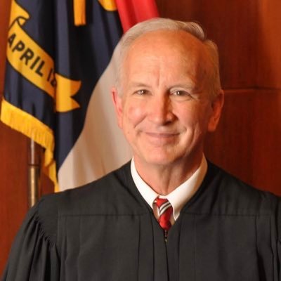 MichelClarhaut's profile picture. Économiste – spécialisé en analyse macroéconomique et politiques publiques