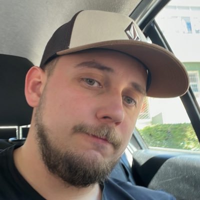 broboredo's profile picture. real life comedy-drama professional . isso aqui, um dia, já se chamou twitter