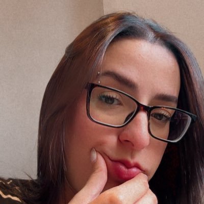 psiconoia_'s profile picture. • Unne femme libre!