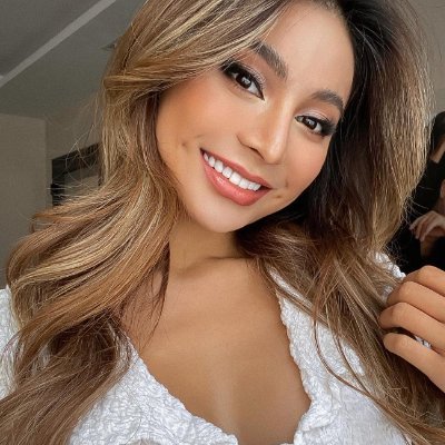 LaurenSmith0524's profile picture. Professional woman👩‍💼. business minded sports maniac⛳🏈