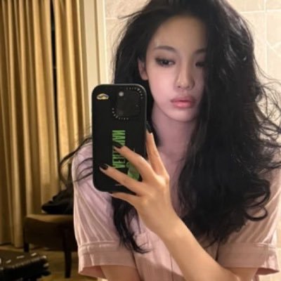 komunikaction's profile picture. 2+10 = say the name seventeen!