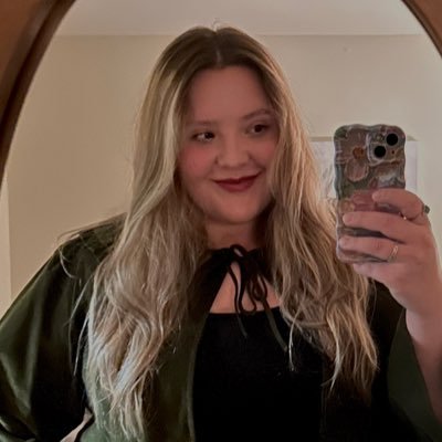 grapejuiceloml's profile picture. when hitties are out, don’t ask me the color of anything