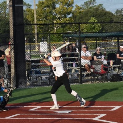 BrookeDsoftball's profile picture. 2029 Grad | SS/2B | Student Athlete- 💛 the game 🥎. Quick hands. Fast feet. All-Out Effort.