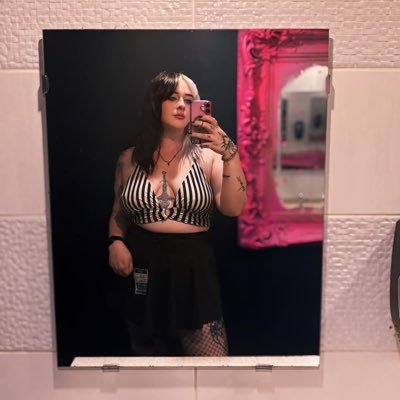 melltinsley_'s profile picture. you’re never gonna get it i’m a hazard to myself