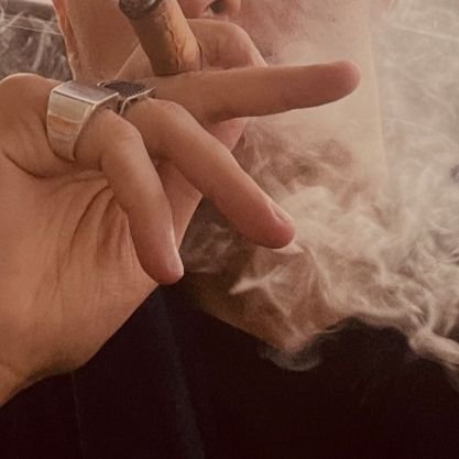 9Figureinvestor's profile picture. Anonymous & Don't follow!