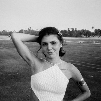 isathesizzler's profile picture. veneka