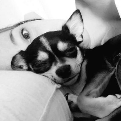 __L_UNA__'s profile picture. 