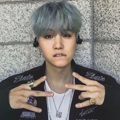 applebttmjins's profile picture. ''I'm gay. i know things.''
                                                              -05 liner