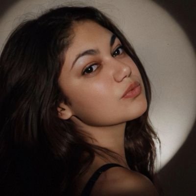 biozlem1's profile picture. 