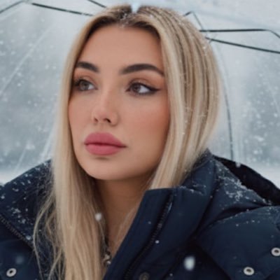 FitnatRumye's profile picture. في حُب وطنك لا تكن محايداً كن متطرفاً حد الموت