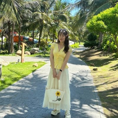 Sunnie9405's profile picture. Mình là Sương, 9x độc thân yêu đời, sống tử tế lương thiện theo lời Dượng dạy. Nếu bạn là fan của Dượng thì cho mình kết nối cùng nhá