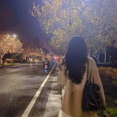 bektiyani_'s profile picture. Life is  journey; remember every moment and be grateful. I love traveling, watching the tides rise and fall on the shore, and my heart finds peace with the wind