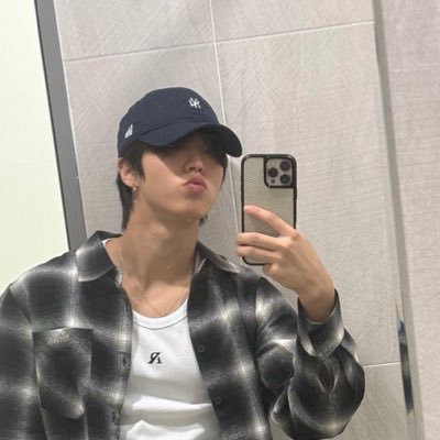 konsorusparty's profile picture. ♡ 🥟🐿️ ♡ all we need is love, dreams and stray kids ❀*₊° //22 & rt a lot// °₊*❀