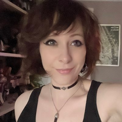 tsukachi's profile picture. Sinner, Trekkie & Gotham City Rogue |🔞|🏳️‍🌈|熟女| Come over,we're having a tea party. And by tea party I mean we're drinking liquor from cute porcelain tea cup