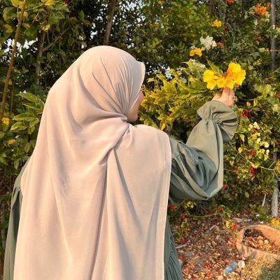 misseliin12's profile picture. صلَّی اللهُ عَلَیکَ یَا اَبَاعَبدِاللهِ🤍 #وطن❤🇮🇷
 فلسفه و کلام اسلامی🎓📚