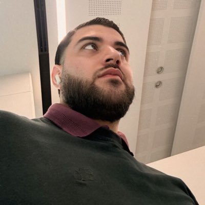 Chezidon_'s profile picture. Genuinamente más hábil mentalmente | A/N 💚 y RM 🤍