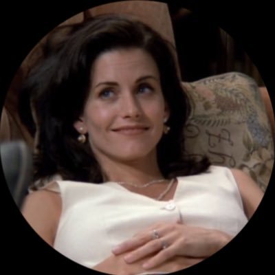 momosapienn's profile picture. busy ambitious sleepy young woman