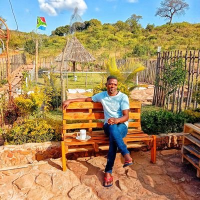 Trevor_sidogi's profile picture. 🇿🇦 self made artist,
Art creator🎨
Lover of nature, and Hiking 🧗
,A gardener, founder of DZULIEco-Park🪴🌱🌼🌻🌴🌲💮🏞️🍁
Business promoter  (DM)