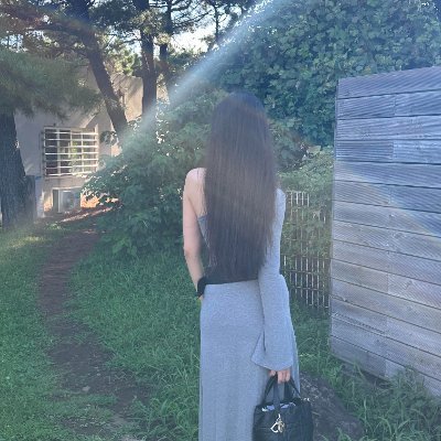 Mamadoou_'s profile picture. You should view your life positively. Enjoy traveling, and being able to overlook the city from a high vantage point—every moment is fresh and exciting. 🗼✨