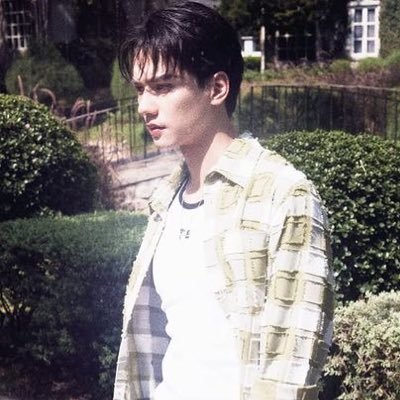 tulause's profile picture. nothing lasts forever but at least we got these memories ( fan acc #kengnamping #tlefirstone )