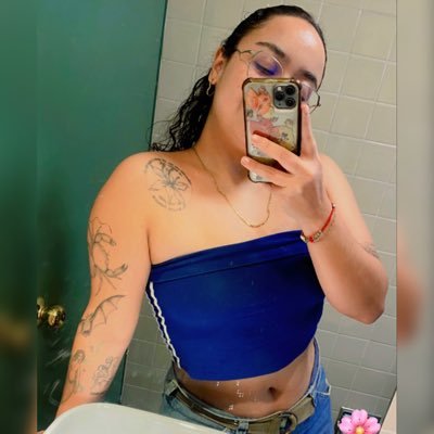 LaBarretoDice's profile picture. Descíframe o te devoro. Háblame como le rezas al fuego.