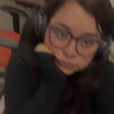 XiloneHannin's profile picture. Sólo soy eso, una pequeña estrella titilante en él vasto campo estelar. Amante del té, el universo y neptuniana, a veces.