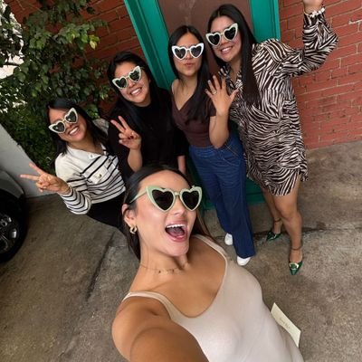 RaquelMGar_'s profile picture. don't worry, be happy