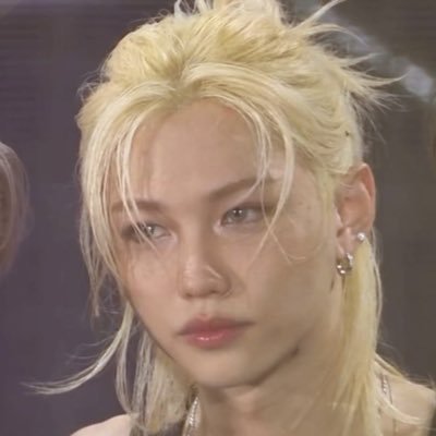 orng3s_'s profile picture. screenwriter malewife to 40s!bucky