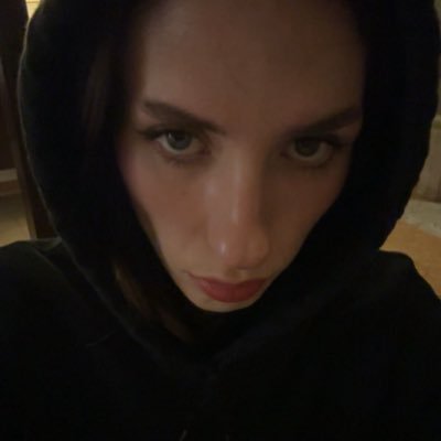 angelicstash's profile picture. she/her